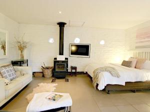 Corinella, Apartments - Eganstown