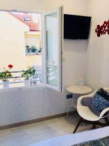 Double Room with Private Bathroom room in Hostal Palacio Luna