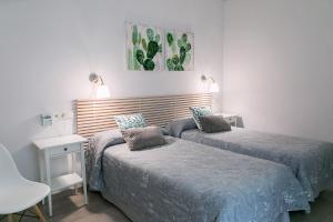 Interior Twin Room with Shared Bathroom room in Blanc Guest House