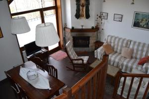 Three-Bedroom Apartment room in GUILS II