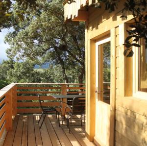 Hotels Les Cabanes Dans Les Bois : photos des chambres