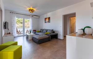 Holiday House emjalemi