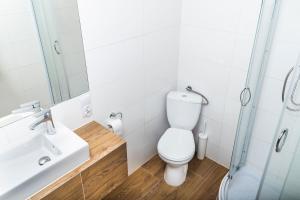 7-Bed Room with Shared Bathroom room in Hostel Delis