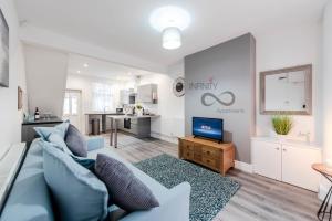 Liverpool Harrow Road Sleeps 6- Infinity Apartment