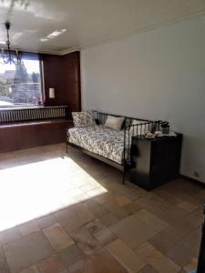 Triple Room with Shared Bathroom room in Harmony House
