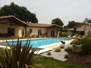 LE CLOS CASTEL -Chambre d'hôtes - Gîte équipé