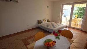 Apartment Malinska, Krk 15