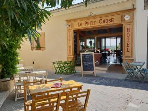 HOTEL LES REMPARTS photo 6