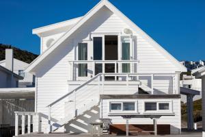 Pearl Bay Beach Home