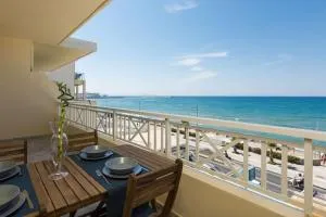 Seafront Deluxe Apartment - Kastellákia