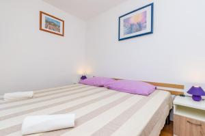 Apartments & Rooms Mihajica 