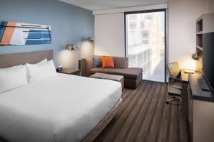 King Studio Suite with Kitchen and Sofa Bed room in Hyatt House Nashville at Vanderbilt