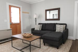 New One Bedroom Apartment Near Lake Winnipesaukee