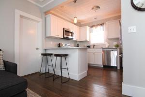 New One Bedroom Apartment Near Lake Winnipesaukee