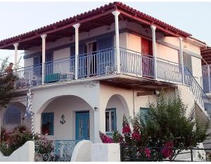 Spacious Seaside Apartment on the Wave Achaia Greece