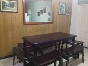 Mitchell's Guest House - Café