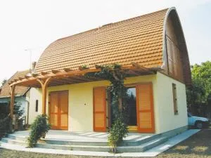 Gitta Nyaralohaz - Dévaványa