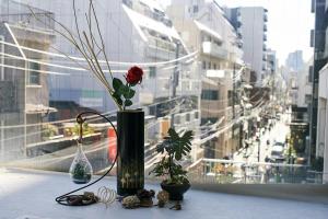 新宿都心JR山手线步行3分钟家庭组团出游首选东京市景韩国步行街免费WiFi