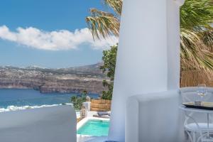 Summer Lovers Villa Santorini Greece