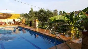 Casita con piscina y barbacoa privada - بلانيس