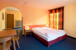 Triple Room room in Euro Youth Hotel & Krone