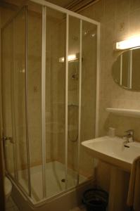 Hotels Hotel du Luxembourg : Chambre Triple