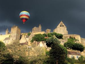 Maisons d'hotes La Source, Beynac, Dordogne : Suite Familiale - Vue sur Château