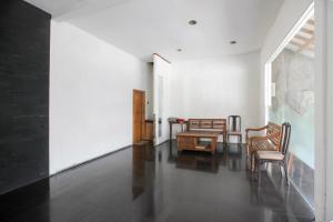 RedDoorz near RS Sarjito Yogyakarta 2