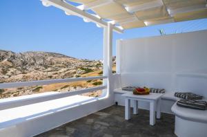 Agia Kyriaki Studios Milos Greece