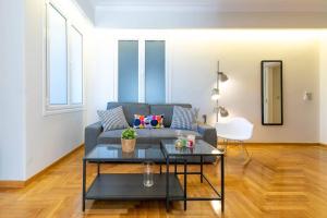 TONIS "Aquaman" 4BD Apartment in Athens!