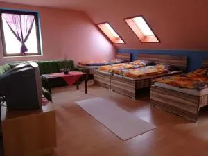 Ubytovanie EMILY - Trstice