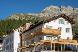 Conrad's Mountain Lodge - Sils Baselgia