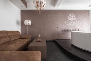 Panorama-27 Jacuzzi Apartment by LIUKSAI