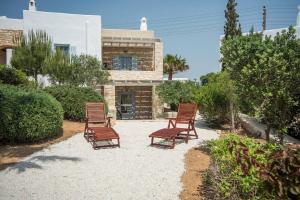 Errieta House · Eclectic island villa - gorgeous sea views, garden Paros Greece