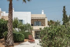 Errieta House · Eclectic island villa - gorgeous sea views, garden Paros Greece