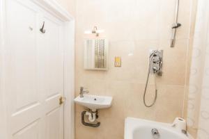 Central London Two bedroom near soho and Covent Garden