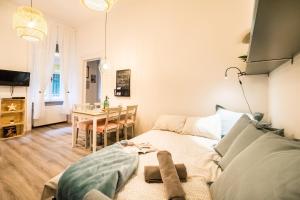 St Stephen Boulevard Apartment Next To Danube