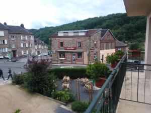 Hotels Logis Le Franco Belge : photos des chambres