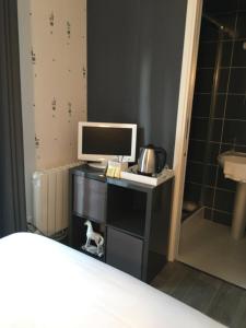 Hotels Le Grillon : photos des chambres