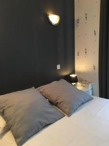 Hotels Le Grillon : photos des chambres