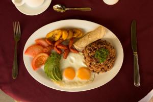 Club del Mar Oceanfront