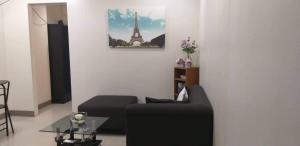 Jens Paranaque City Apartment