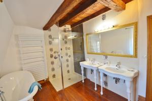 B&B / Chambres d'hotes Chambres d'hotes Chateau De Grunstein : photos des chambres