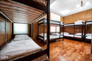 Bed in 8-Bed Mixed Dormitory Room room in Pallet Hostel