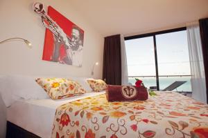 One-Bedroom Apartment (4 Adults) with Sea View room in Royal Sun Resort