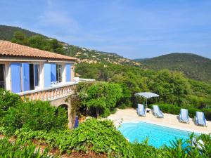 Stunning Villa in La Londe-les-Maures with Private Pool