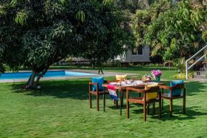 SaffronStays Casa Manga, Karjat - pet-friendly pool villa near NDs Film World and Saltt