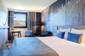 Superior Room with Double Bed room in Mercure Budapest Castle Hill