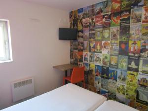 Hotels hotelF1 Igny Massy TGV : Chambre Cabrio Side-Car