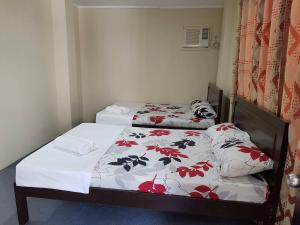 Madids Inn Beach Resort